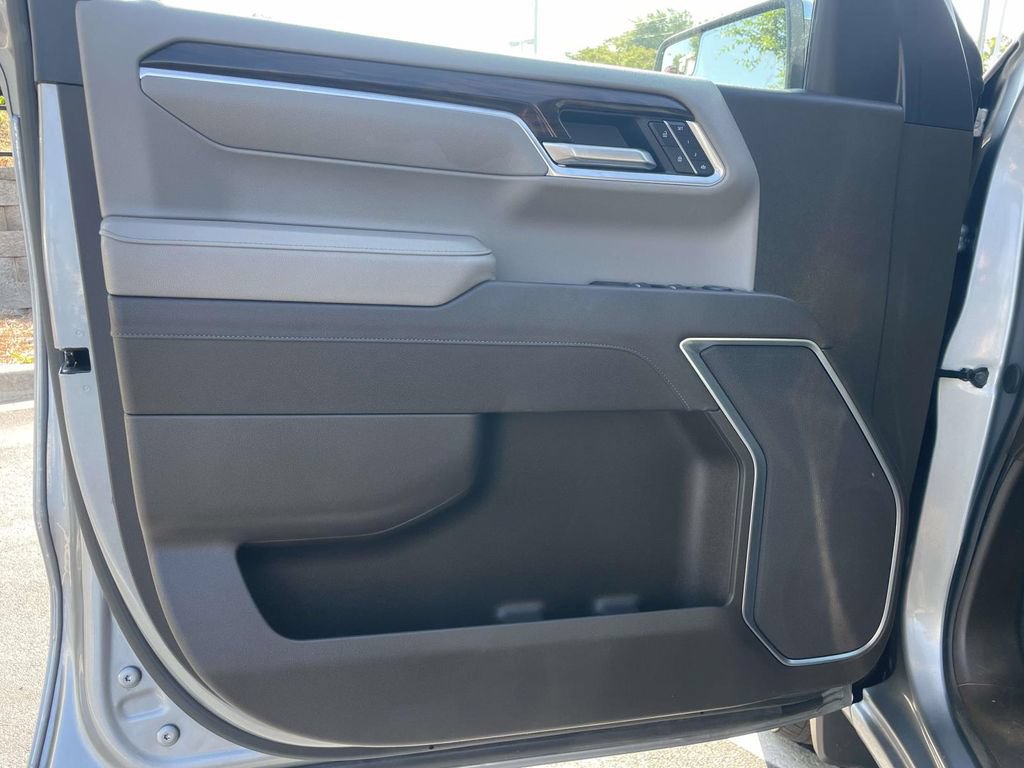 Used 2025 GMC Sierra 1500 SLT RWD image 15