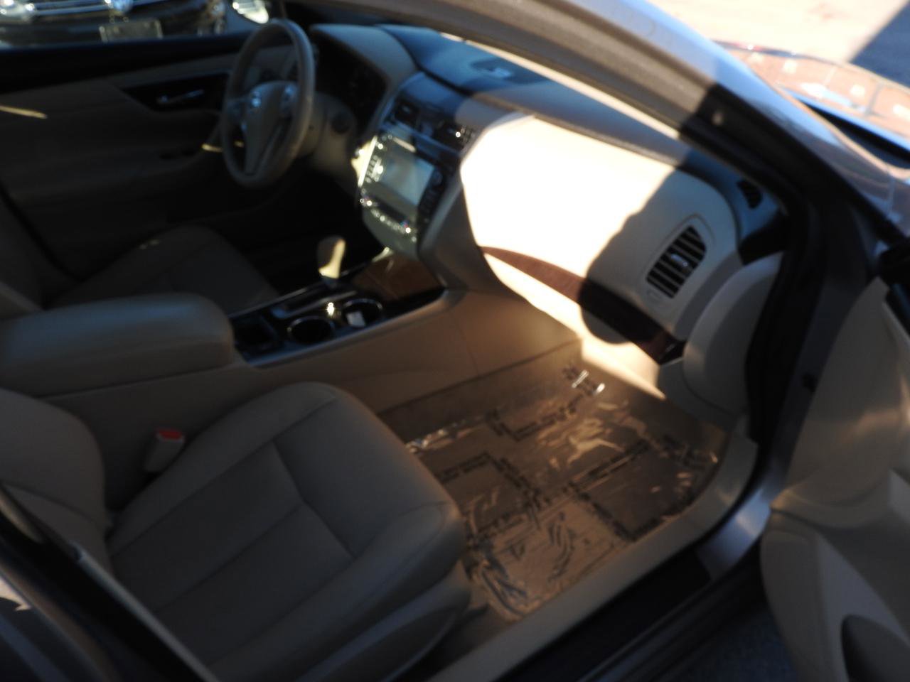 Used 2014 Nissan Altima 2.5 SL w/ Technology Package FWD image 7