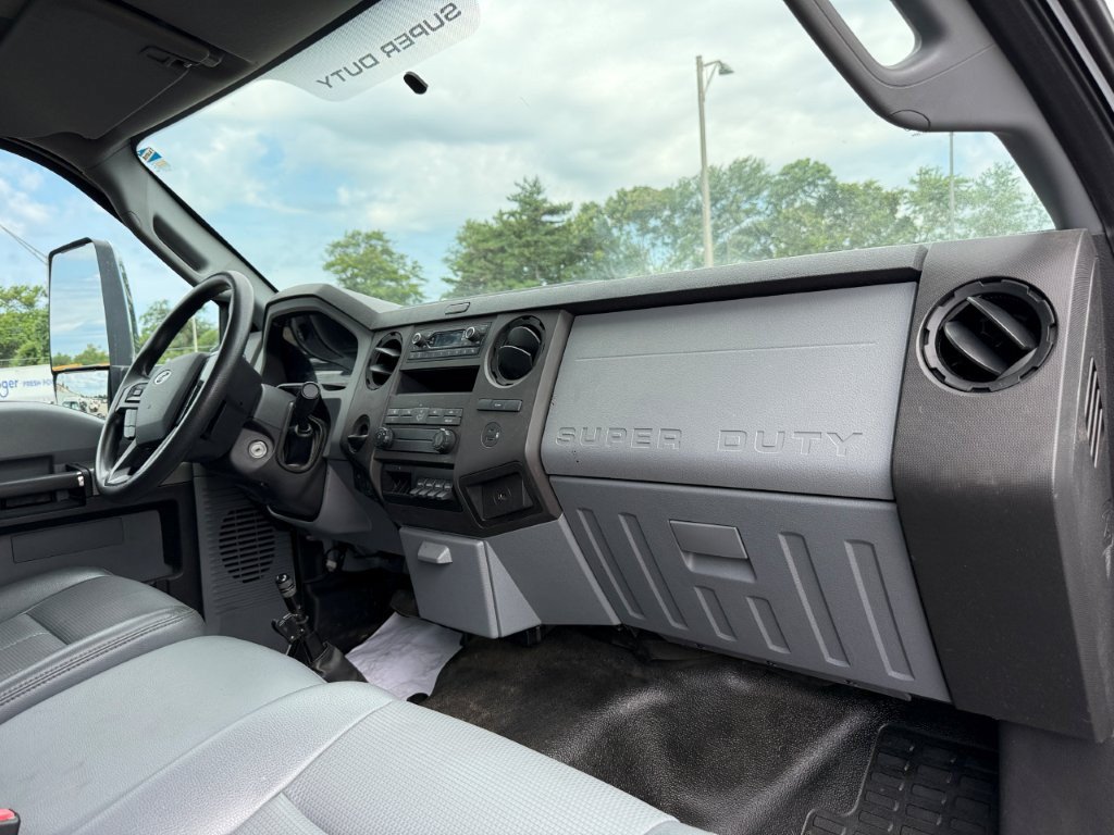 Used 2022 Ford F750 2WD Regular Cab Super Duty image 19