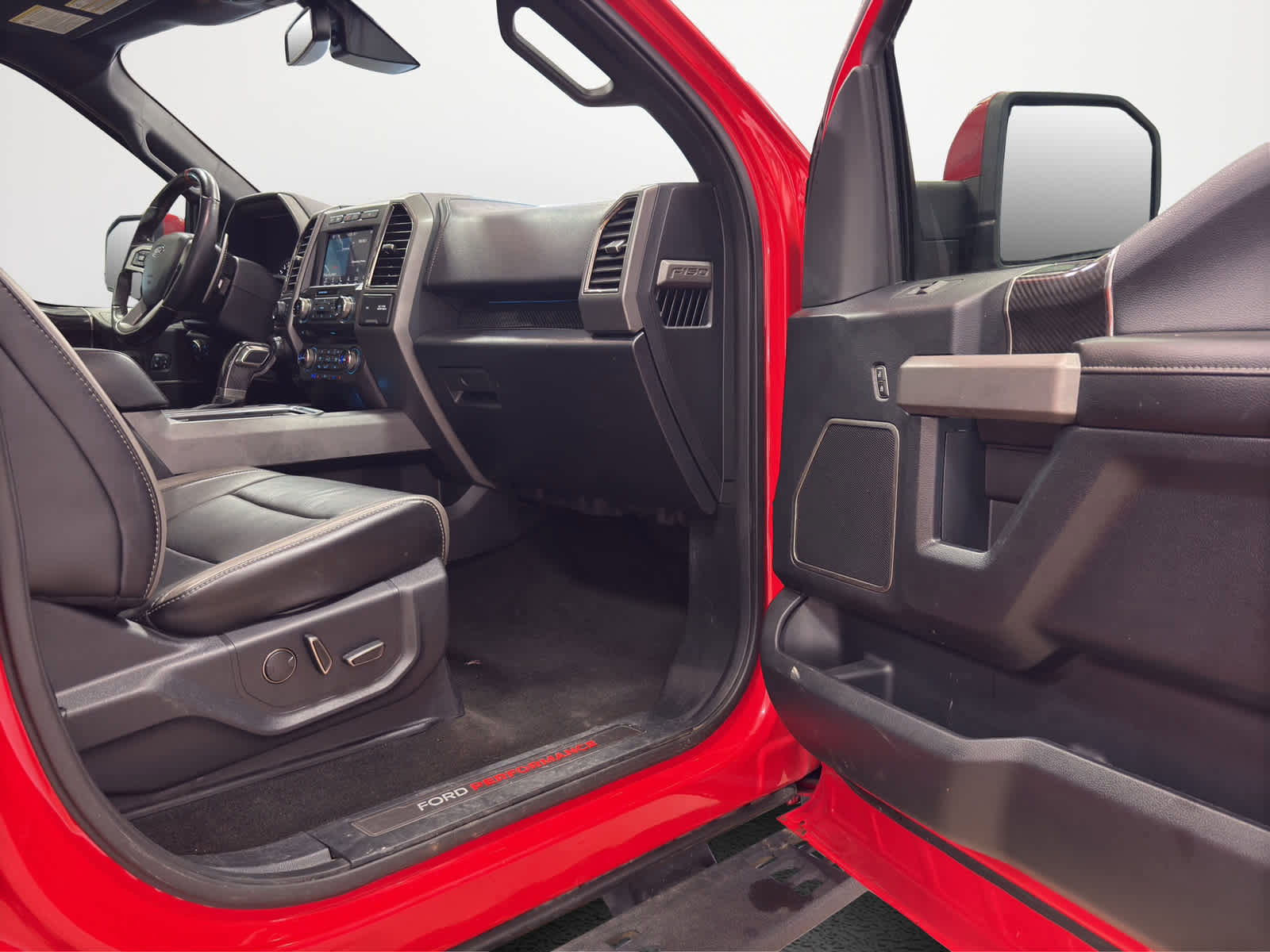 Used 2018 Ford F150 Raptor w/ Equipment Group 802A Luxury image 23