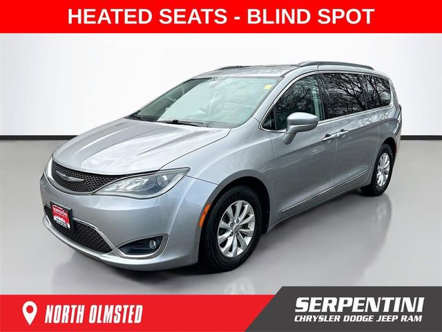 Used 2017 Chrysler Pacifica Touring-L image 1
