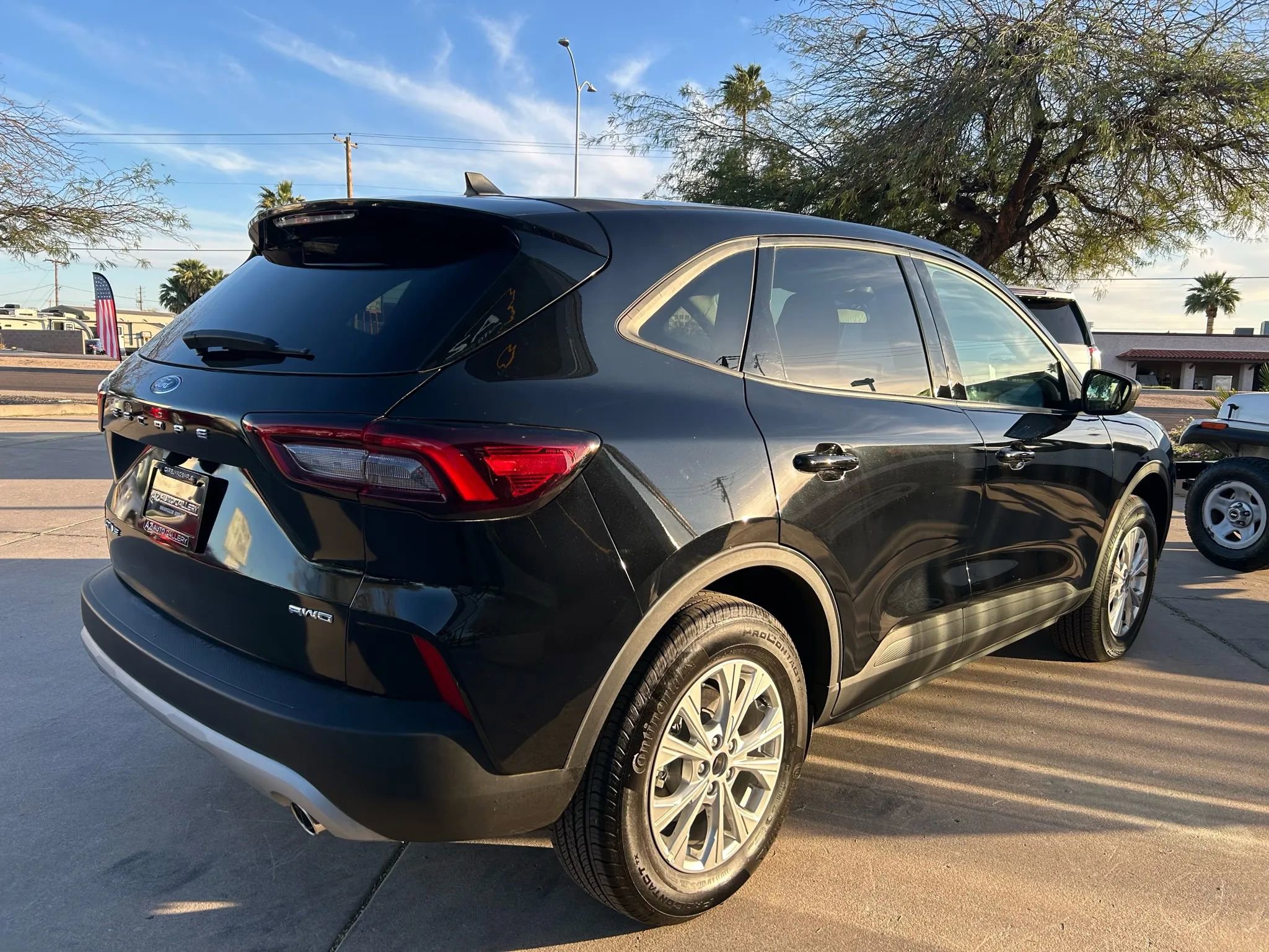 Used 2025 Ford Escape Active AWD/4WD image 9