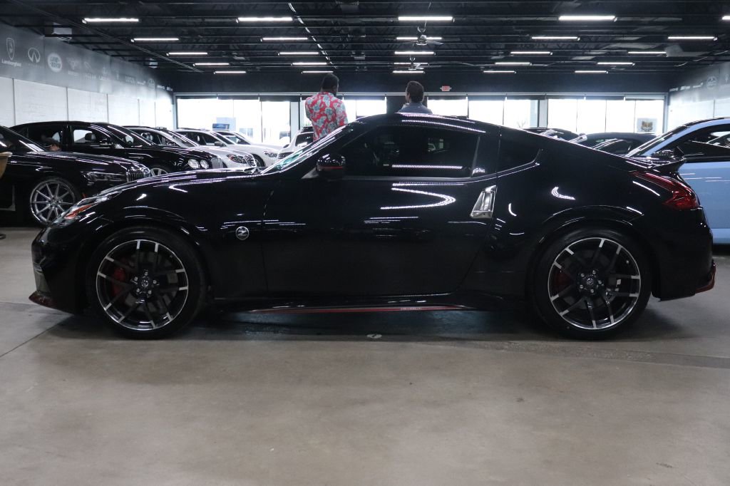 Used 2020 Nissan 370Z NISMO image 2