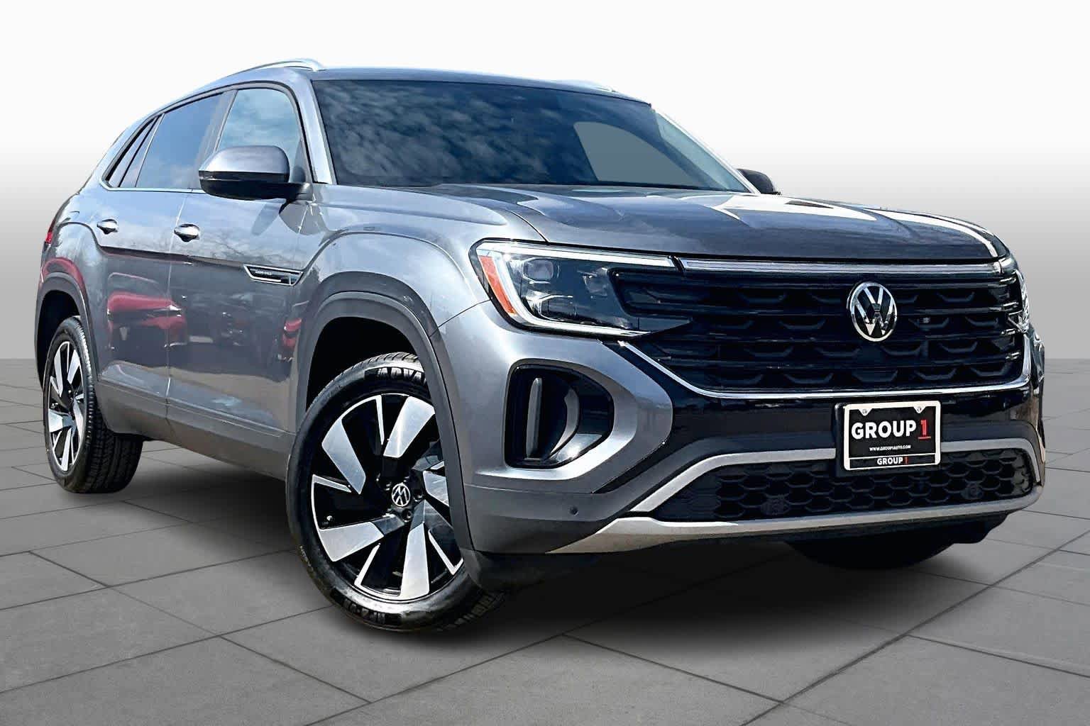 Used 2025 Volkswagen Atlas Cross Sport SE AWD/4WD image 3