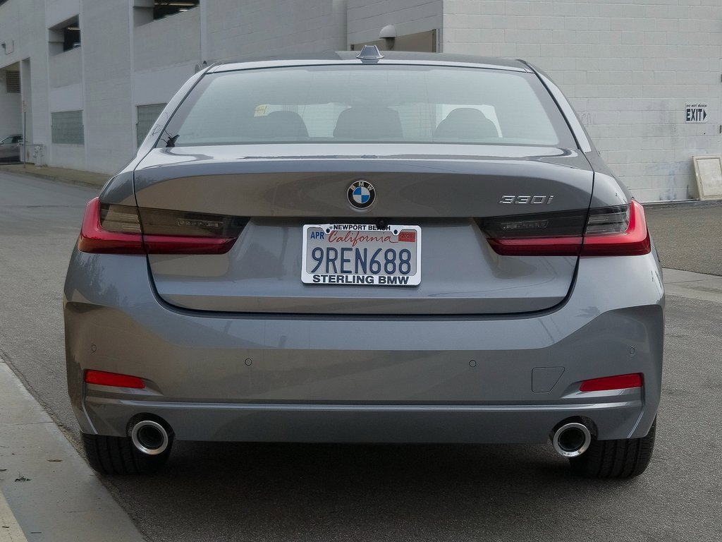 Used 2025 BMW 330i Sedan w/ Convenience Package image 6