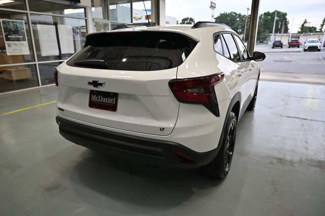 New 2026 Chevrolet Trax LT w/ Sunroof Package FWD image 5