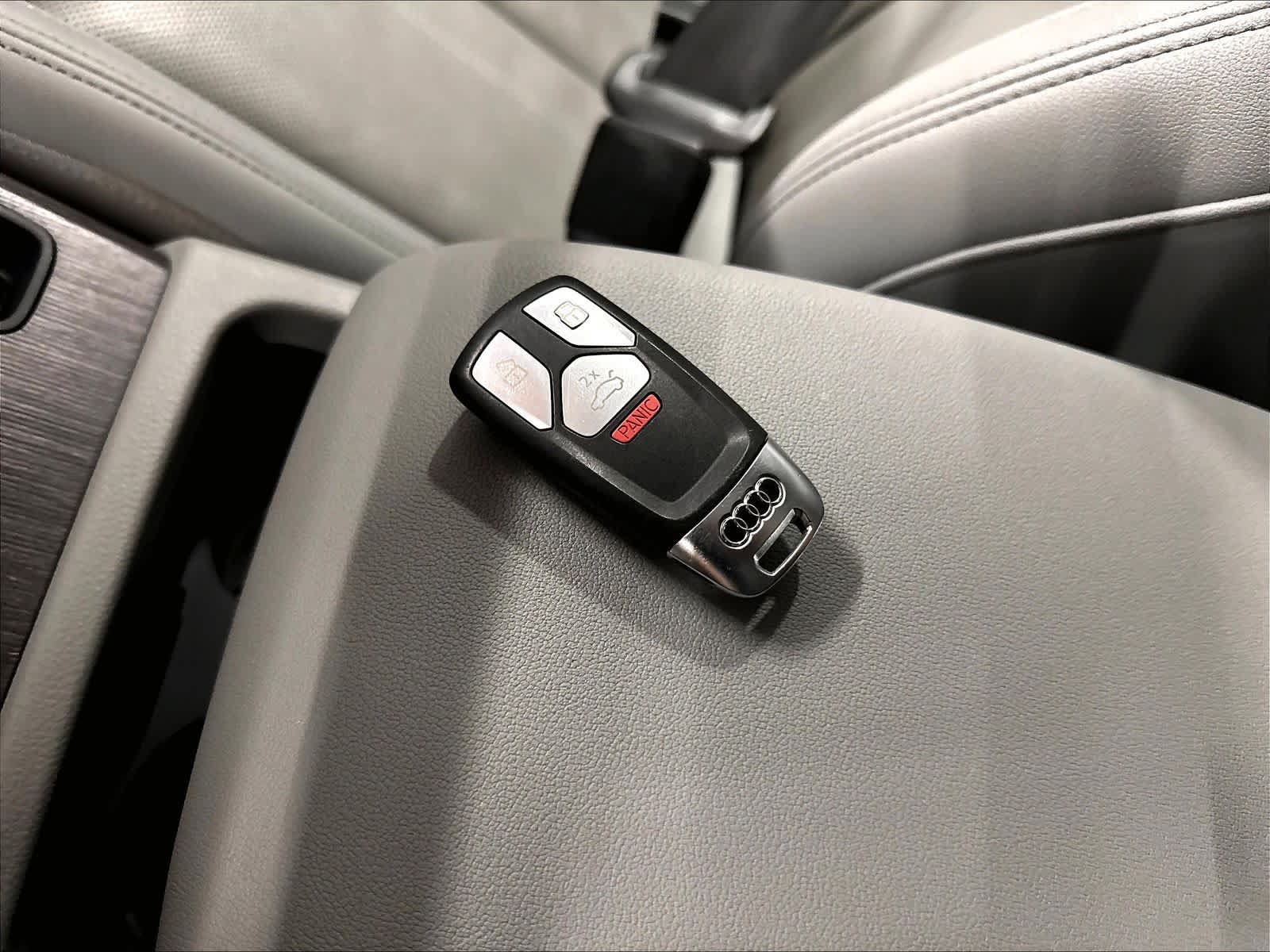 Used 2022 Audi Q5 e Prestige w/ Prestige Package AWD/4WD image 12