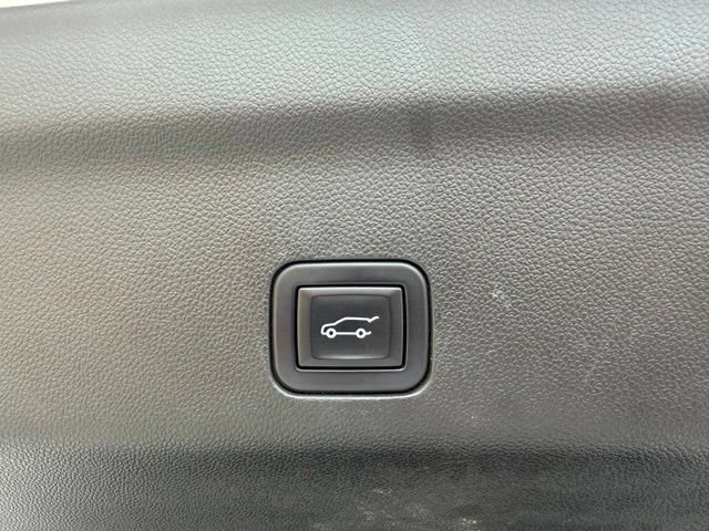 Used 2023 Chevrolet Tahoe Premier w/ Advanced Technology Package AWD/4WD image 44