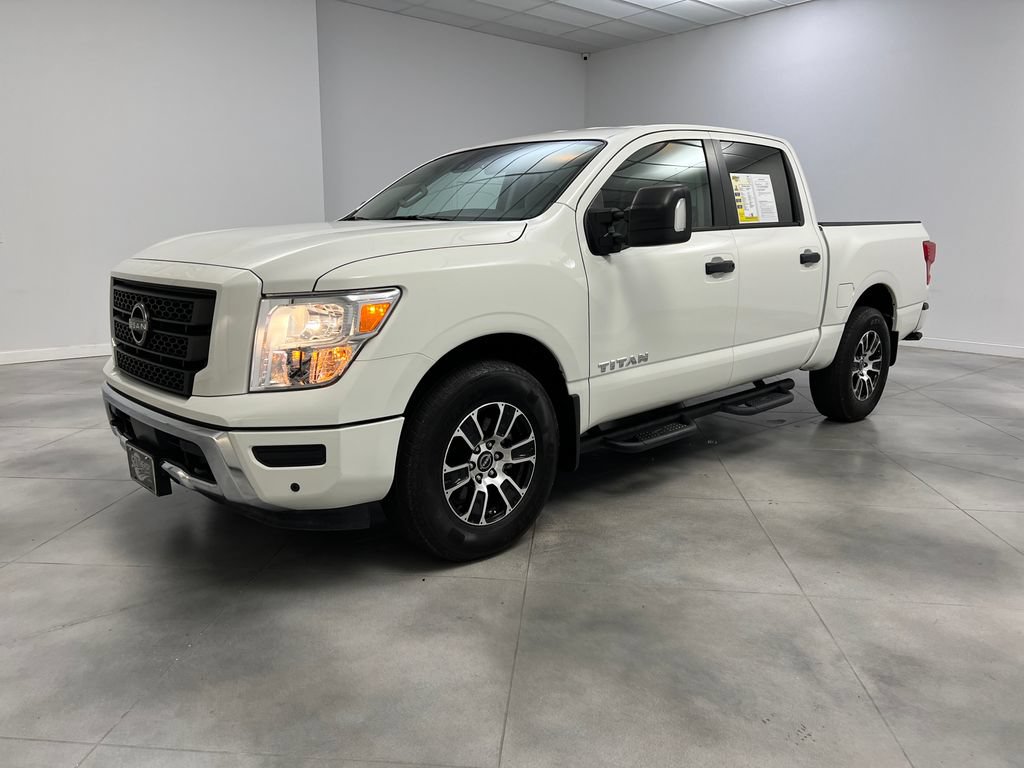 Used 2024 Nissan Titan SV w/ SV Convenience Package AWD/4WD image 4