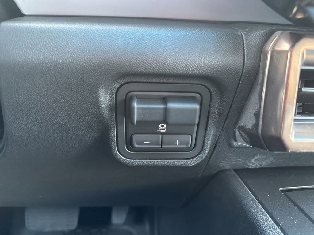 New 2025 GMC Hummer EV 2X w/ LPO, Dark Essentials Package image 33