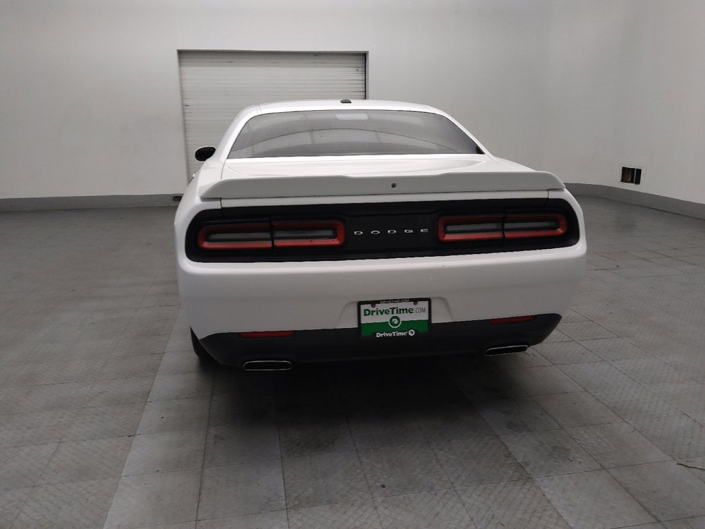Used 2019 Dodge Challenger SXT image 6