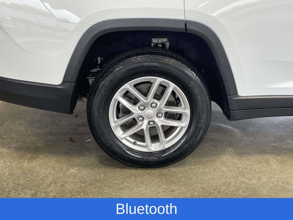 Used 2024 Jeep Grand Cherokee L Laredo image 12