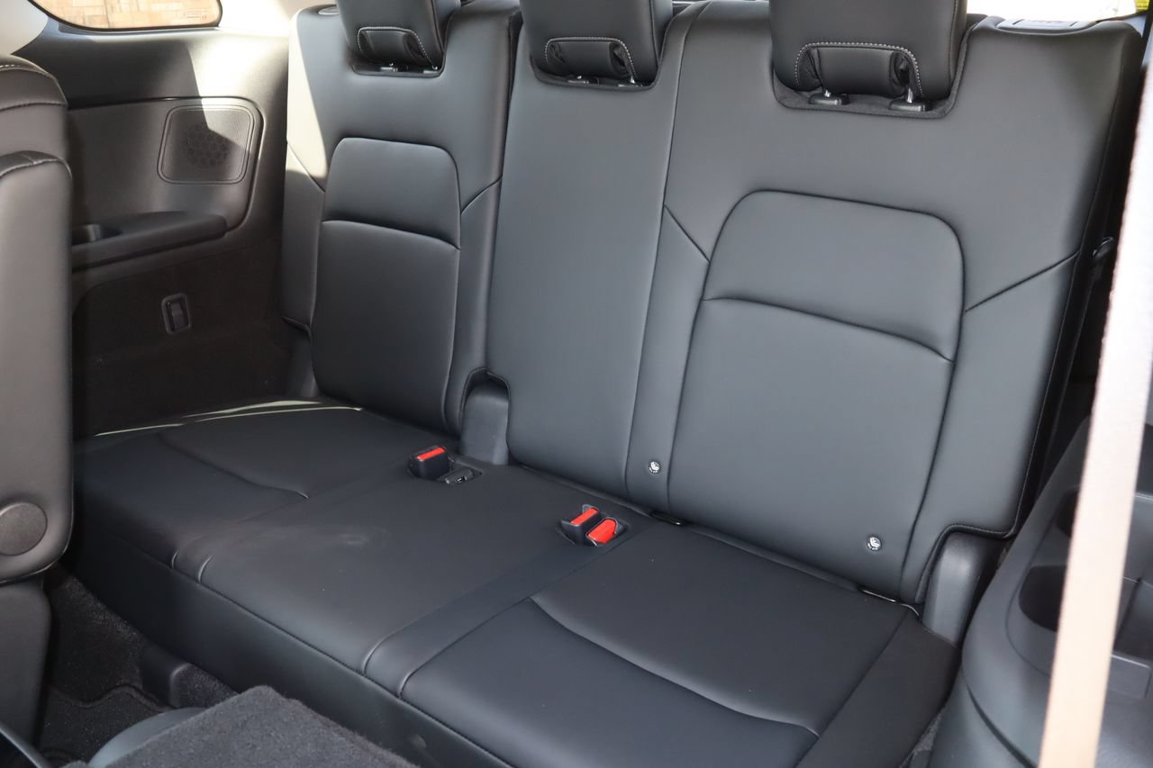 Used 2026 Nissan Pathfinder SL w/ SL Premium Package FWD image 7