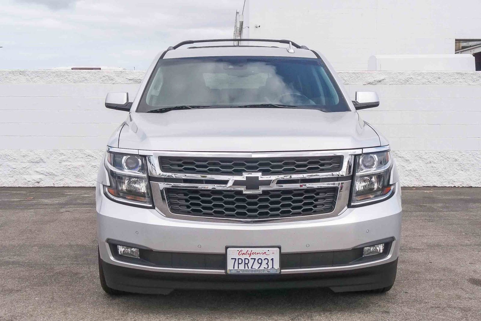 Used 2016 Chevrolet Suburban LT RWD image 2