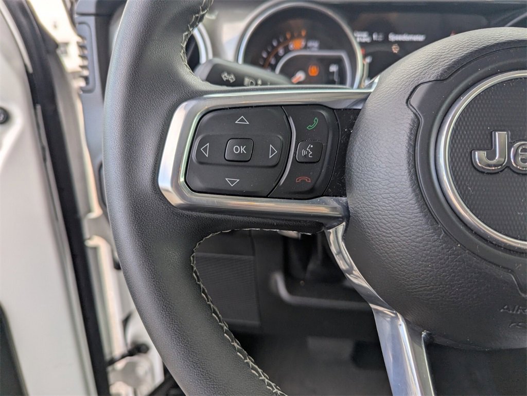 Used 2023 Jeep Wrangler Sahara image 27