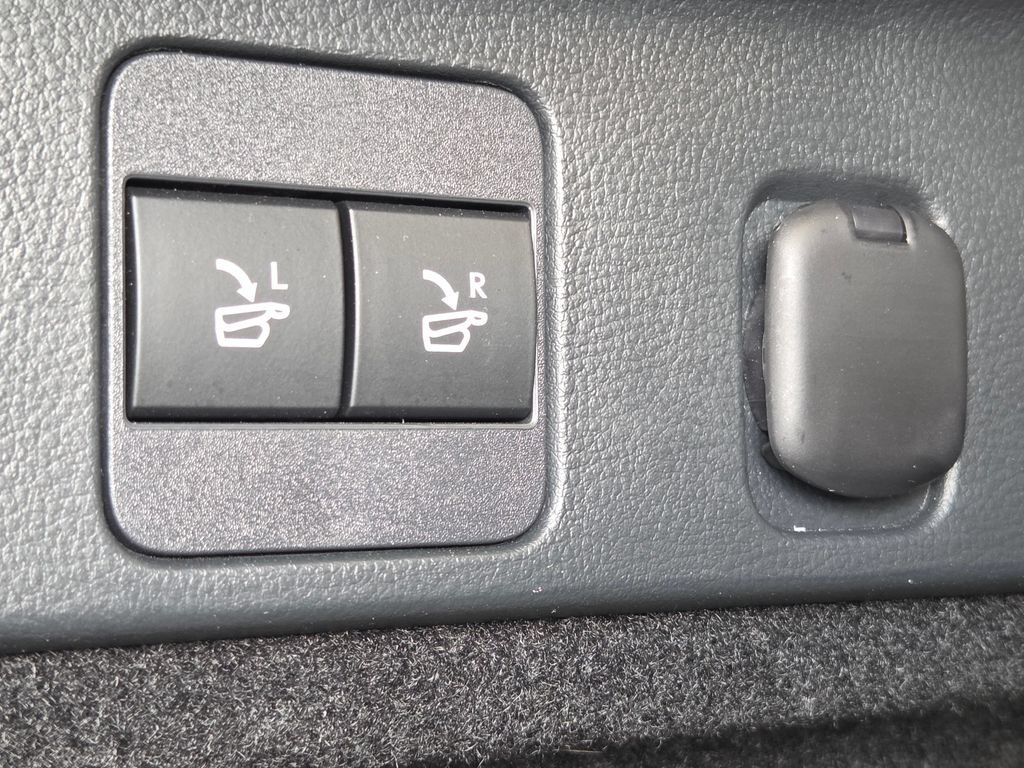Used 2023 Lexus RX 350 Premium w/ Cold Area Package AWD/4WD image 33