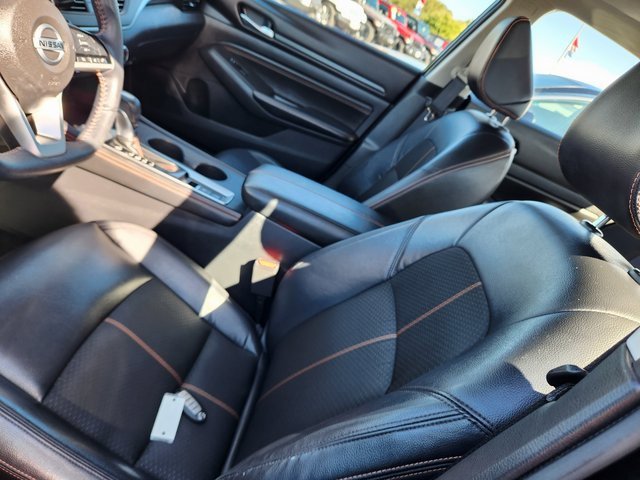 Used 2021 Nissan Altima 2.5 SR w/ SR Premium Package image 11
