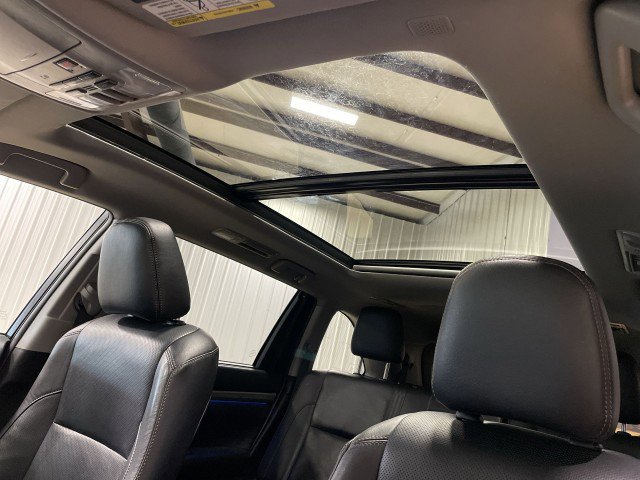 Used 2019 Toyota Highlander Limited Platinum AWD/4WD image 25