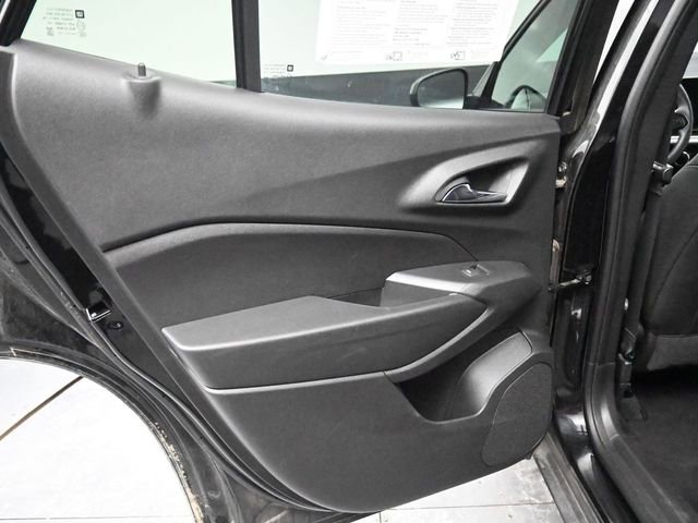 Used 2025 Chevrolet Trax LT image 24