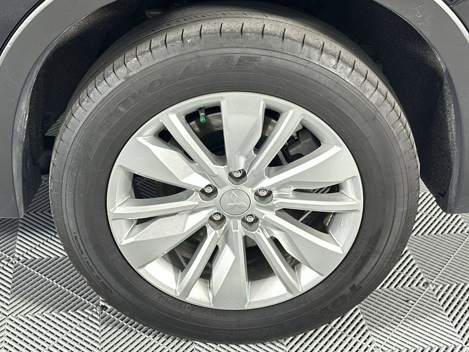 Used 2025 Mitsubishi Outlander ES image 10