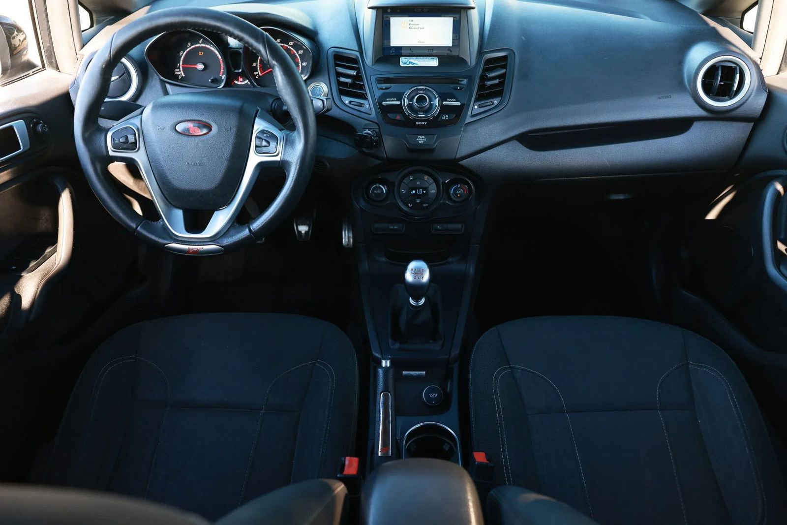Used 2016 Ford Fiesta ST FWD image 21