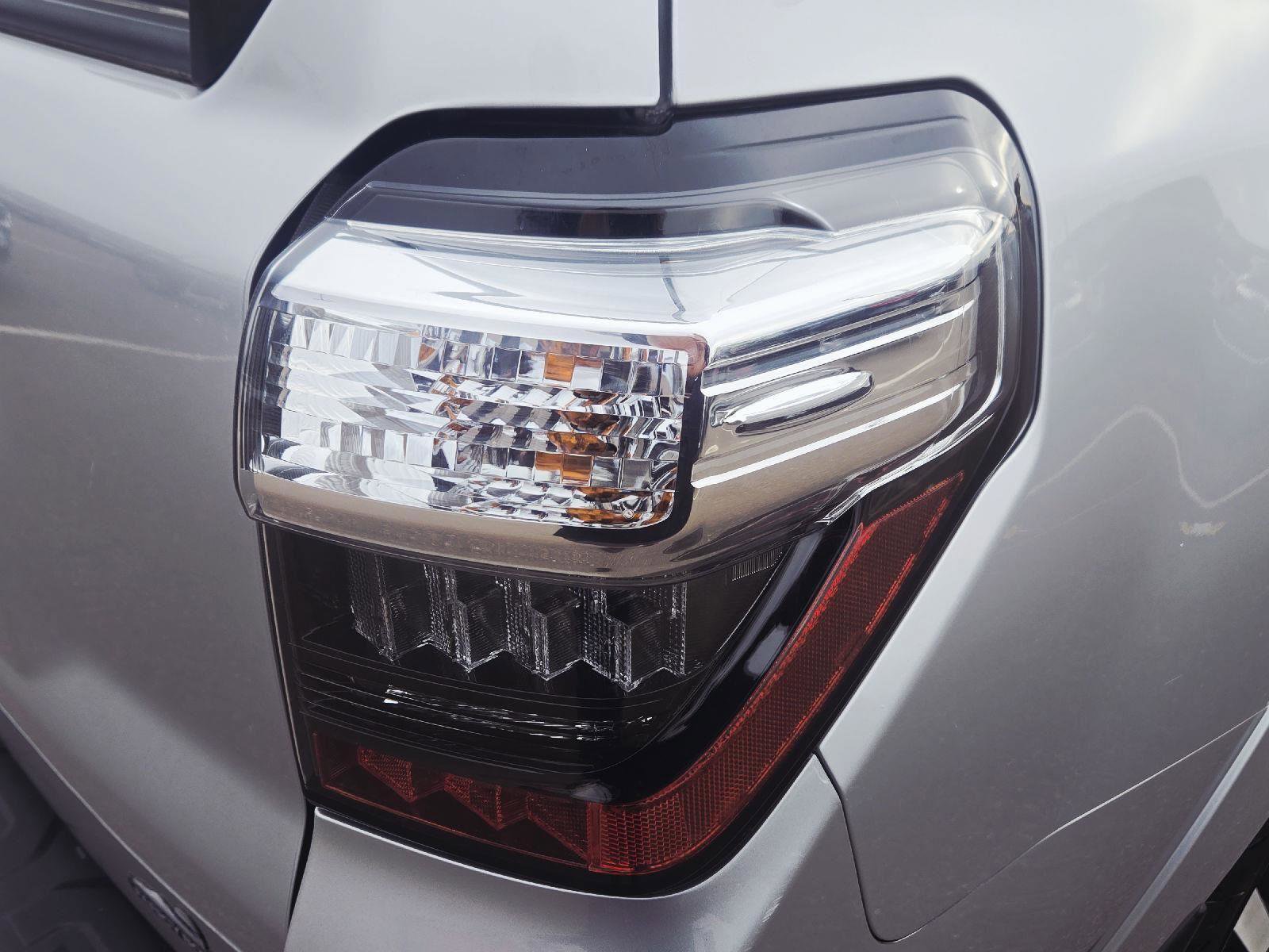 Used 2021 Toyota 4Runner TRD Off-Road Premium AWD/4WD image 15