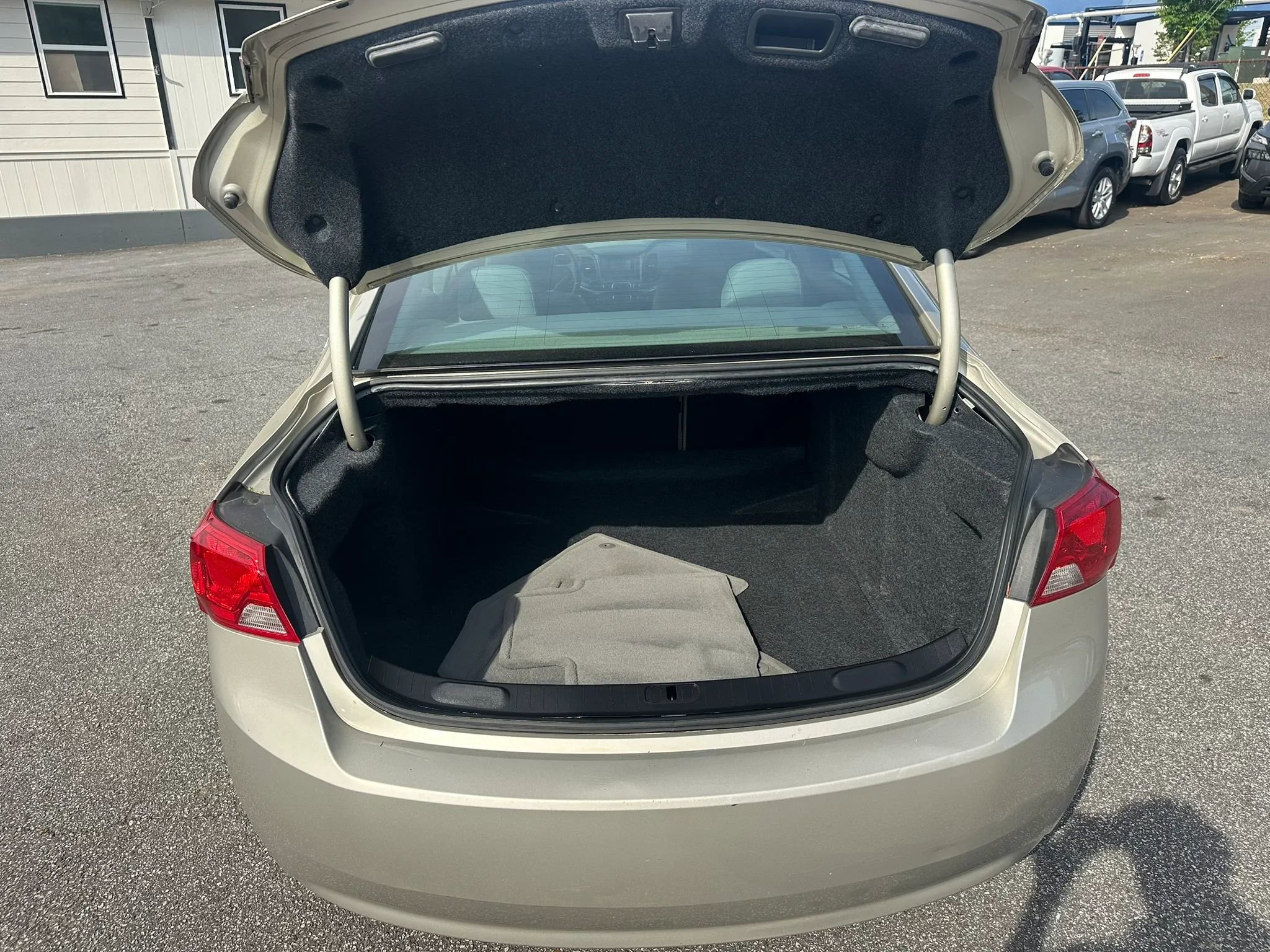 Used 2014 Chevrolet Impala LS FWD image 16