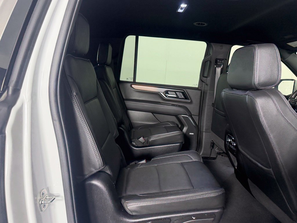Used 2025 GMC Yukon XL Denali AWD/4WD image 19