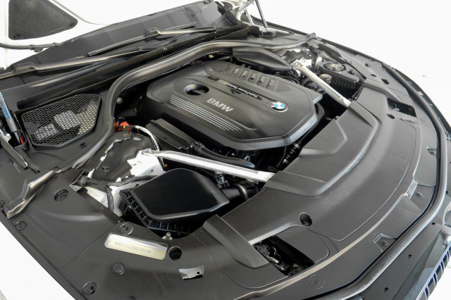 Used 2019 BMW 740i w/ Executive Package RWD image 57
