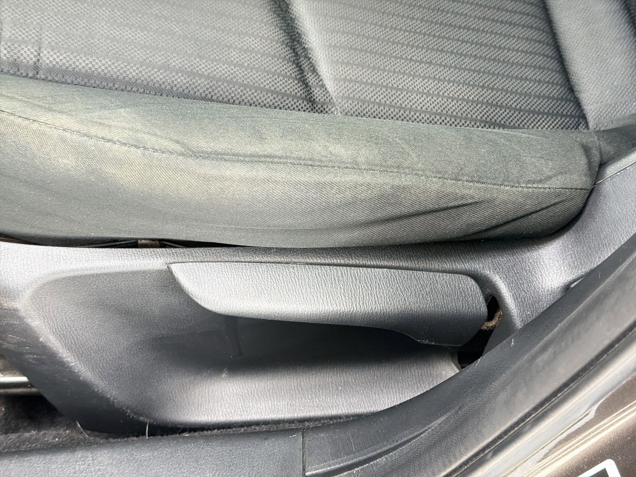 Used 2015 MAZDA MAZDA3 i Sport FWD image 13