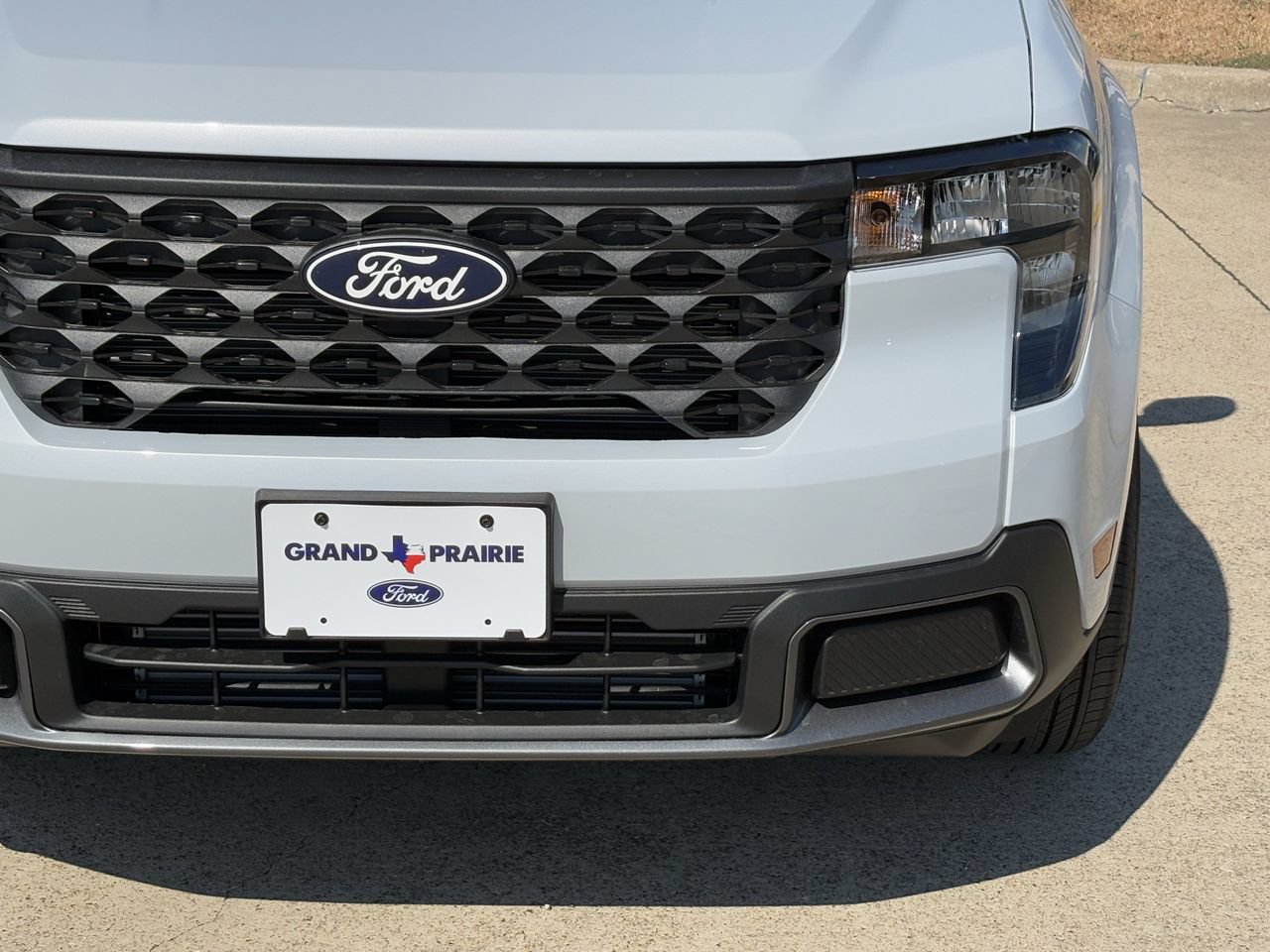 New 2026 Ford Maverick XLT w/ XLT Luxury Package FWD image 9