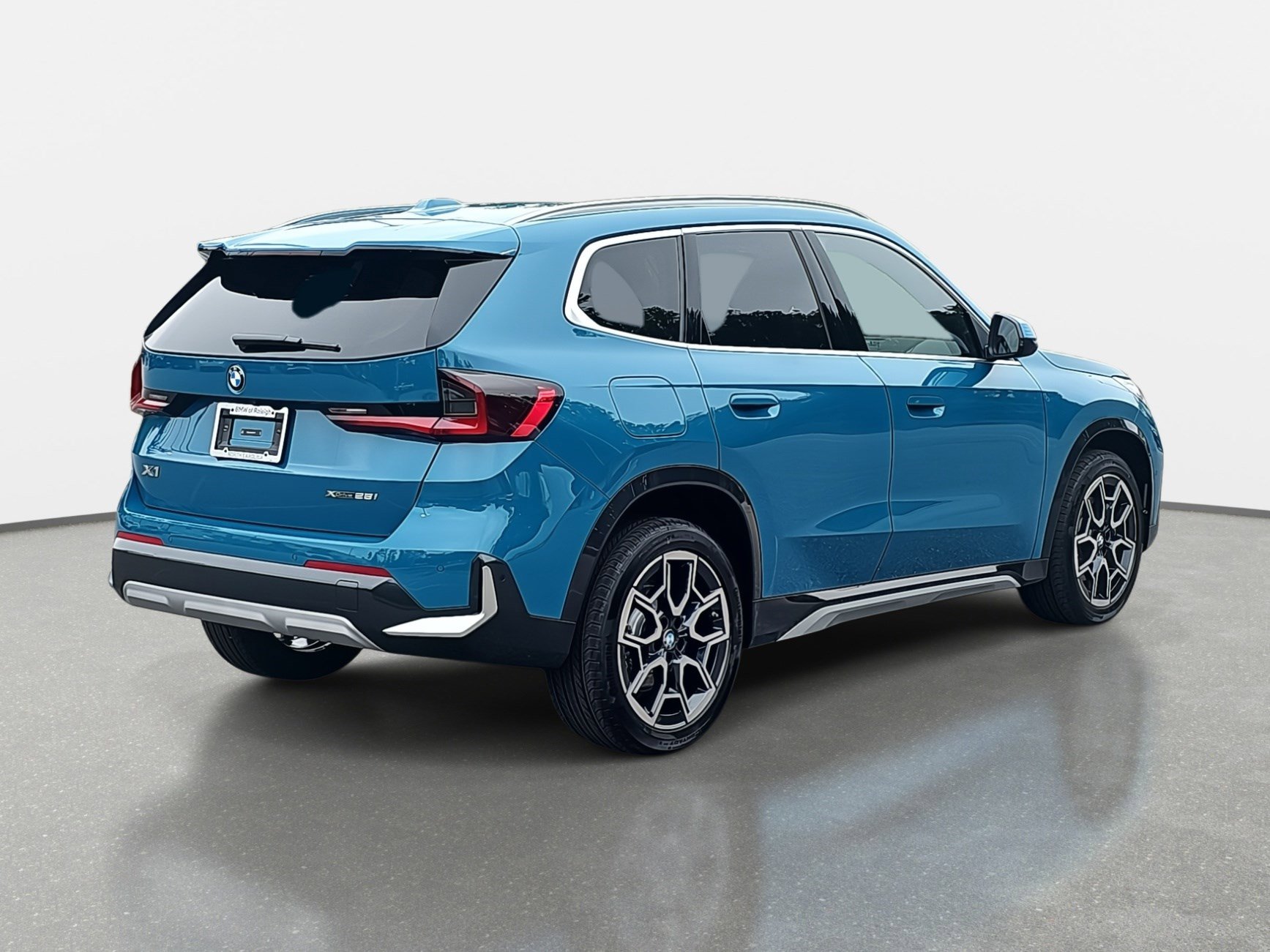 New 2025 BMW X1 xDrive28i w/ Technology Package image 5