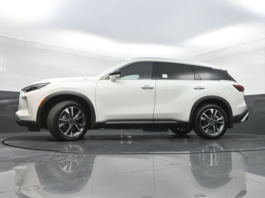 Used 2023 INFINITI QX60 Luxe w/ Performance Audio Package FWD image 32