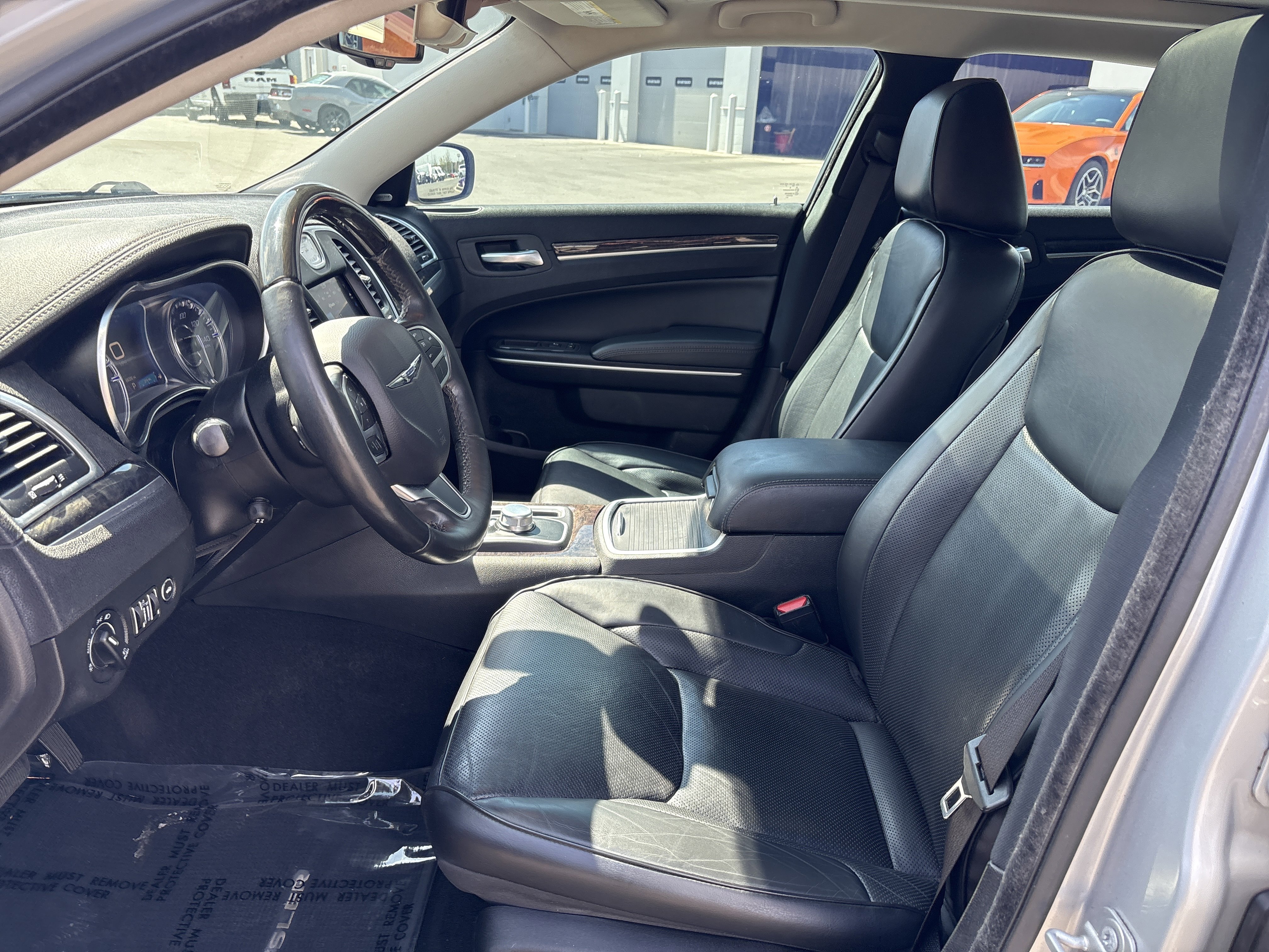 Used 2020 Chrysler 300 Limited image 17