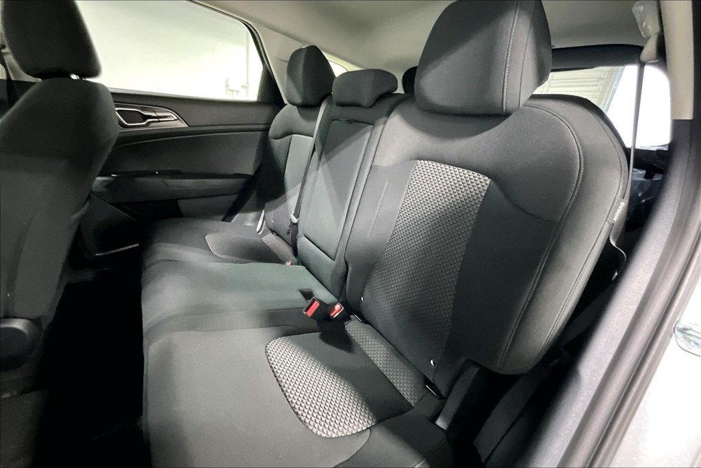 New 2026 Kia Sportage LX FWD image 17