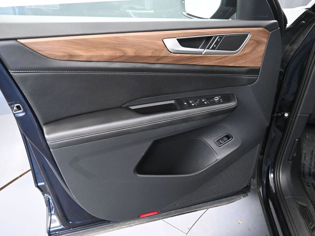 Used 2024 Volkswagen Atlas SE image 19