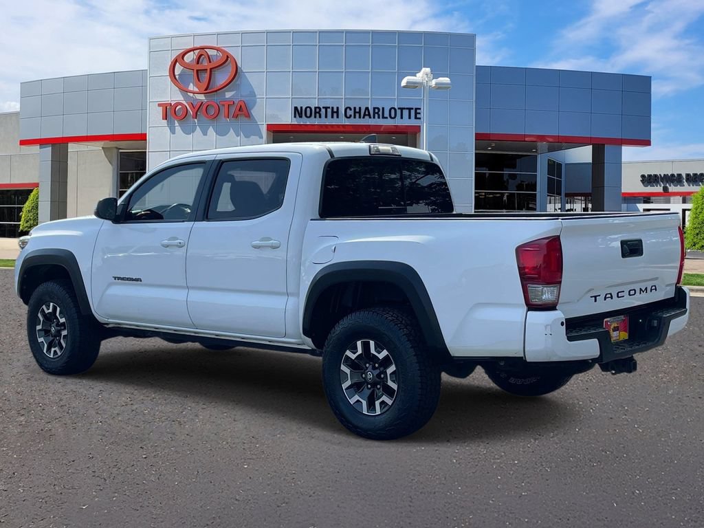 Used 2017 Toyota Tacoma TRD Off-Road w/ Premium & Technology Package AWD/4WD image 4