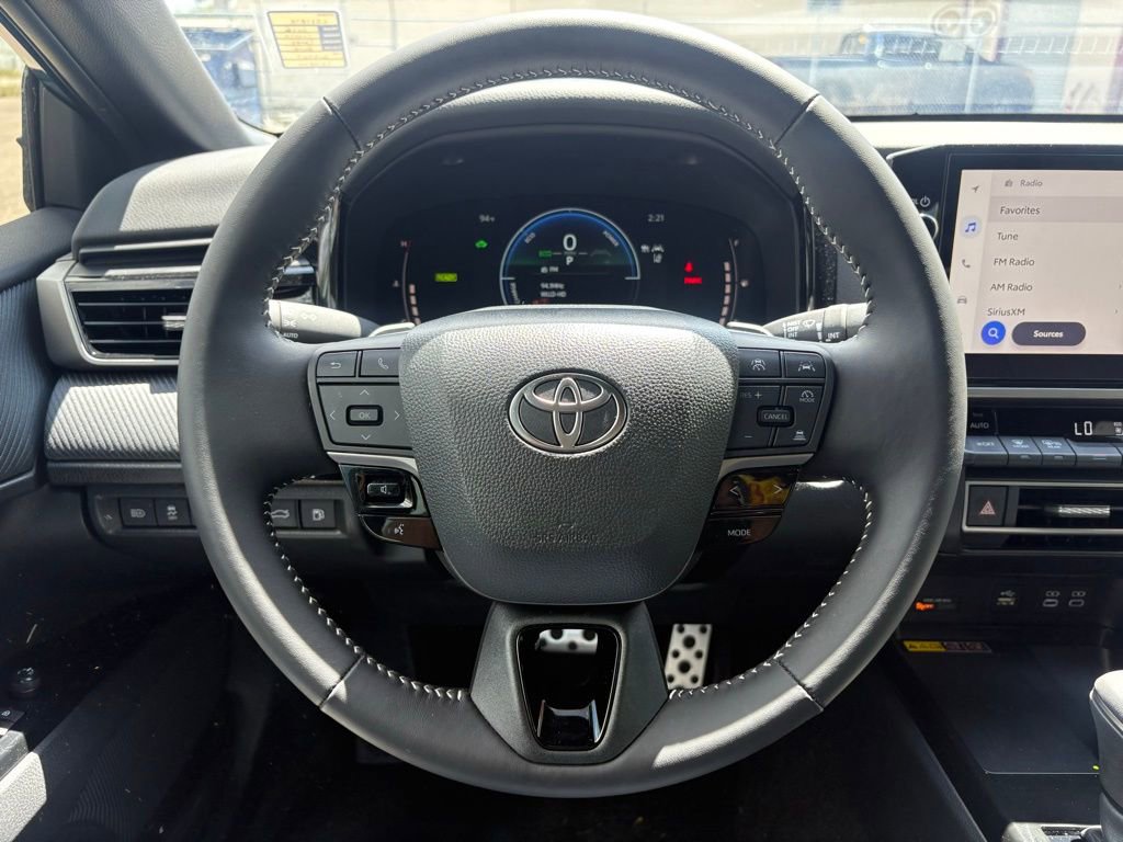 Used 2025 Toyota Camry SE w/ Multimedia Upgrade Package image 18