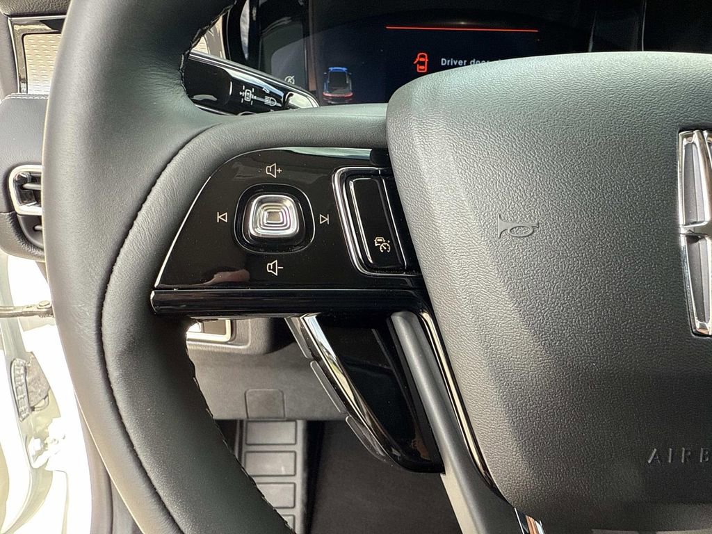 New 2025 Lincoln Corsair Reserve w/ Jet Appearance Package image 30