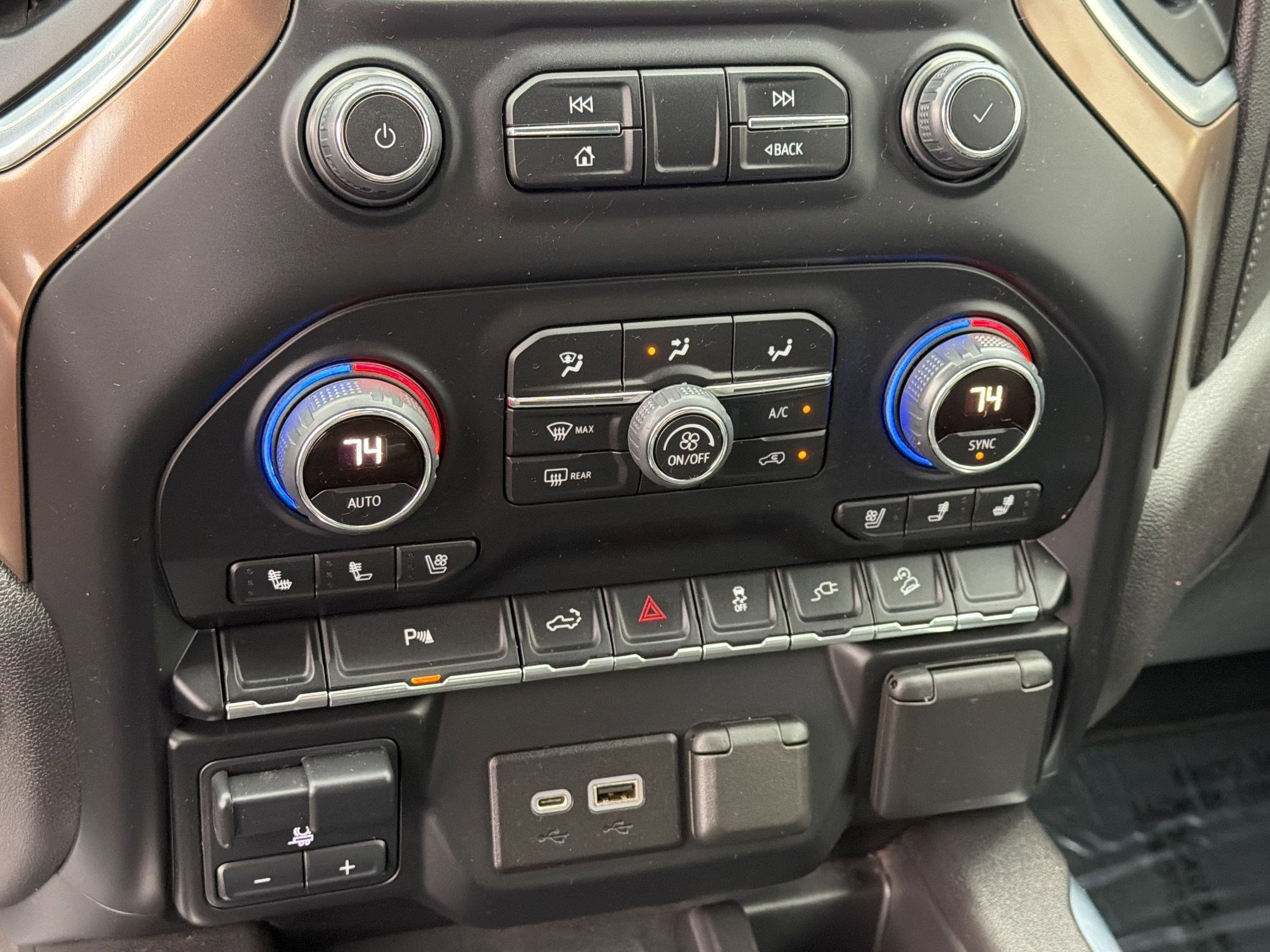 Used 2022 Chevrolet Silverado 1500 High Country w/ Z71 Off-Road Package image 16