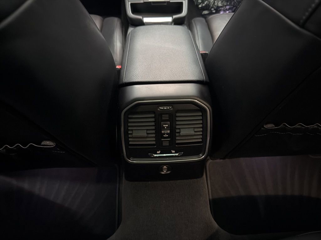 Used 2022 Porsche Macan image 23
