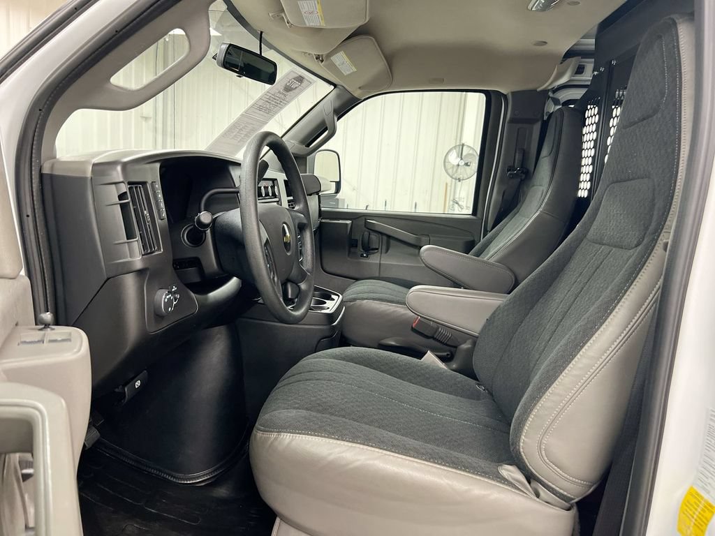 Used 2025 Chevrolet Express 2500 w/ Driver Convenience Package RWD image 18