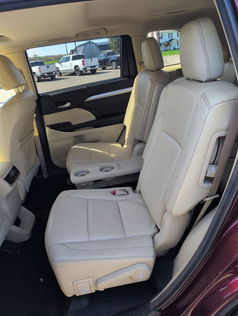 Used 2018 Toyota Highlander XLE AWD/4WD image 57