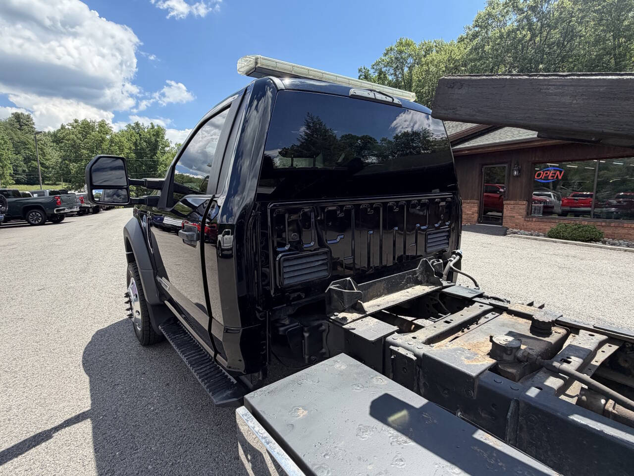 Used 2017 Ford F550 4x4 Regular Cab Super Duty image 20