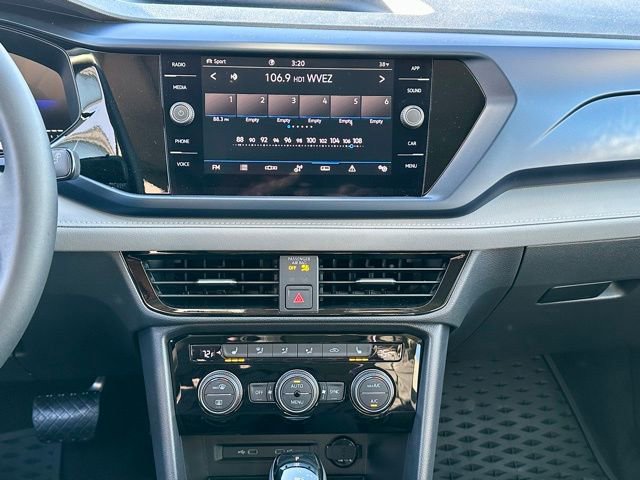 New 2024 Volkswagen Taos SE image 21