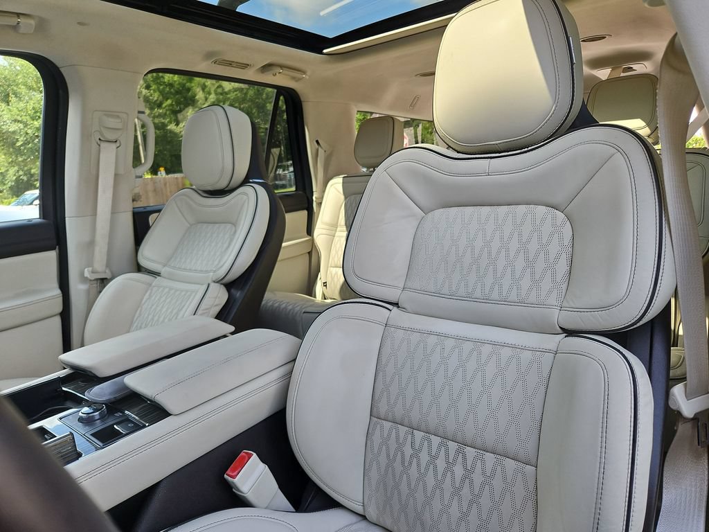 Used 2021 Lincoln Navigator L Black Label w/ Cargo Convenience Package AWD/4WD image 29