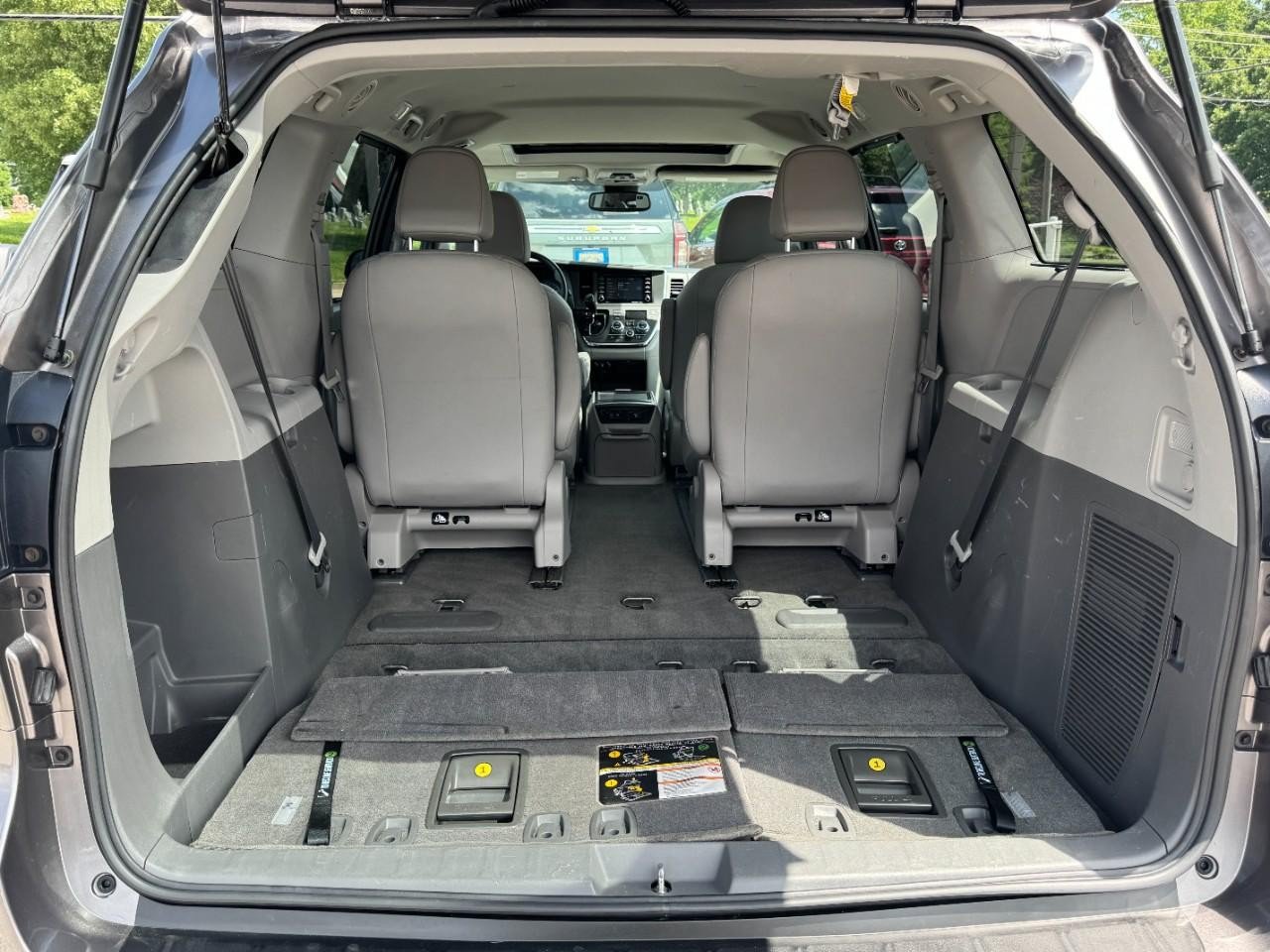Used 2018 Toyota Sienna XLE w/ Protection Package AWD/4WD image 6