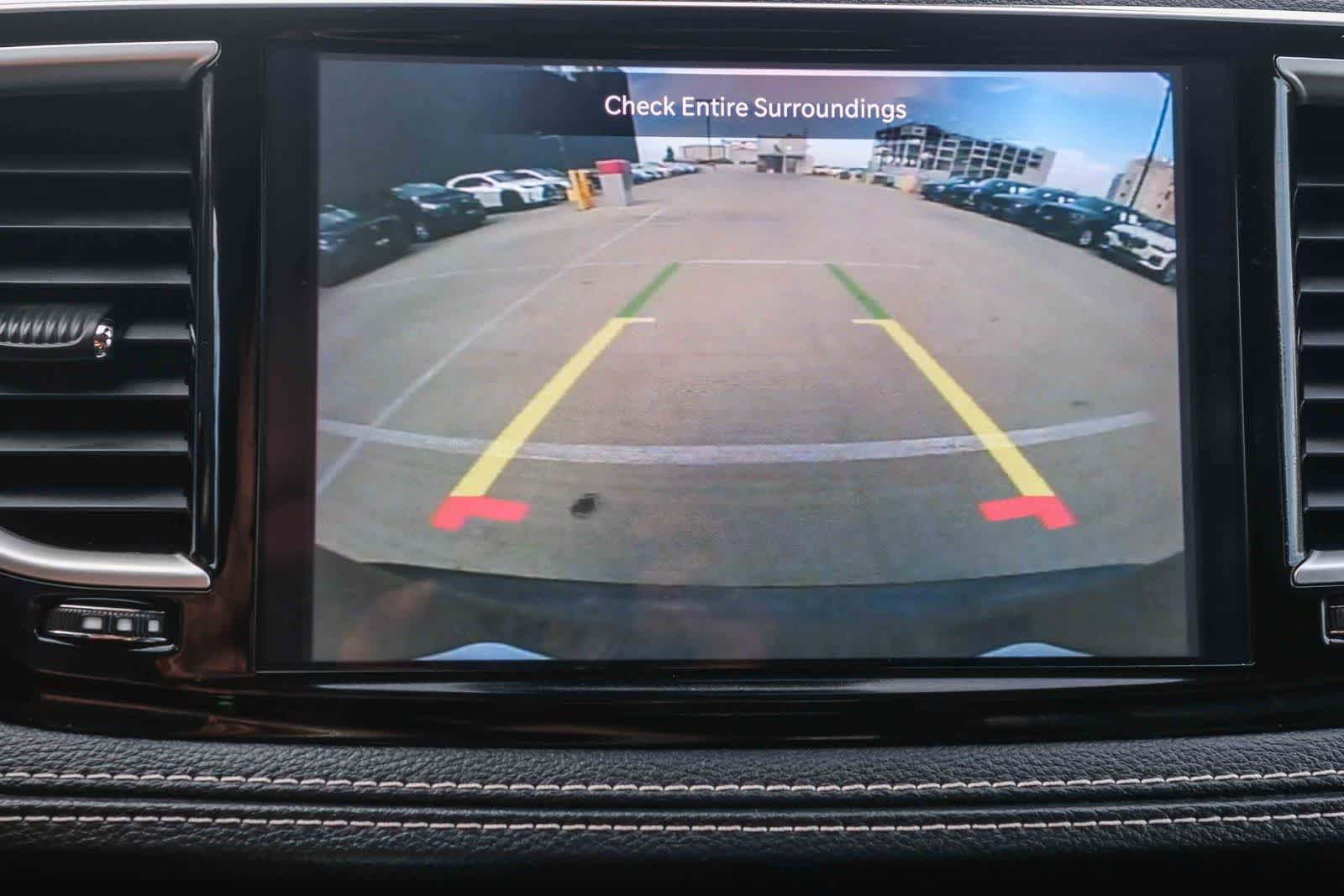 Used 2023 Chrysler Pacifica Touring-L FWD image 27