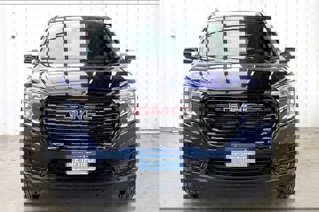 Certified 2023 GMC Terrain SLE w/ Driver Convenience Package image 3