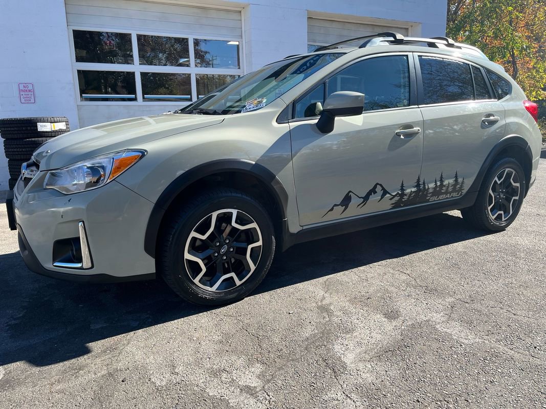 Used 2016 Subaru Crosstrek 2.0i Premium image 3